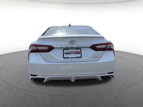 Used 2018 Toyota Camry XSE FWD image 4