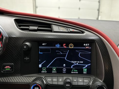 Used 2015 Chevrolet Corvette Z06 w/ 2LZ Preferred Equipment Group image 28