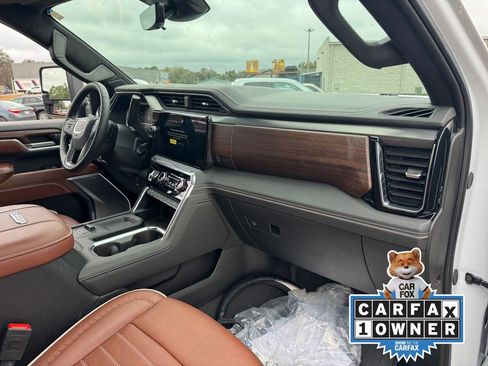 Used 2025 GMC Sierra 2500 Denali Ultimate image 19