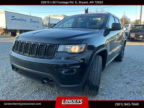 Used 2018 Jeep Grand Cherokee Laredo image 1