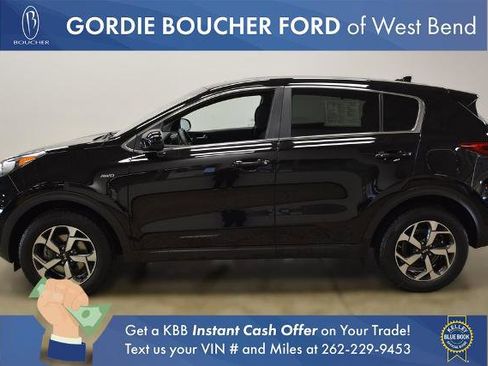 Used 2021 Kia Sportage LX image 2