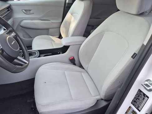 Used 2025 Hyundai Kona SEL AWD/4WD image 15