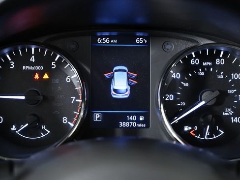 Used 2020 Nissan Rogue Sport S image 13