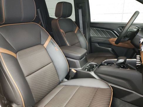 New 2026 GMC Canyon AT4 w/ AT4 Premium Package image 9