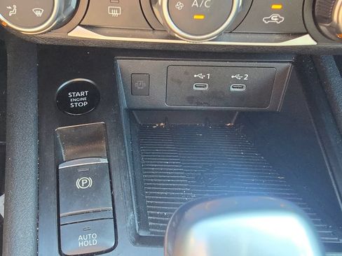 Used 2025 Nissan Kicks SV w/ SV Premium Package FWD image 30