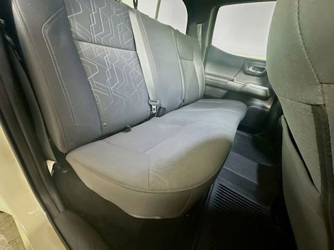 Used 2017 Toyota Tacoma TRD Sport image 25