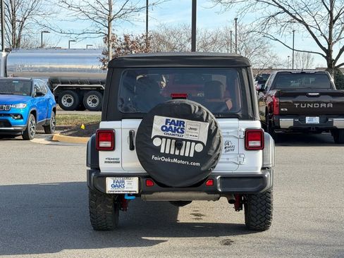 Used 2023 Jeep Wrangler Unlimited w/ Cold Weather Group image 8