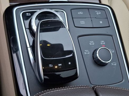 Used 2017 Mercedes-Benz GLS 450 4MATIC image 25