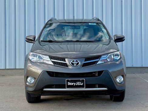 Used 2015 Toyota RAV4 XLE AWD/4WD image 9