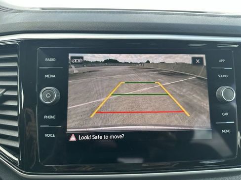 Used 2022 Volkswagen Atlas Cross Sport SE FWD image 24