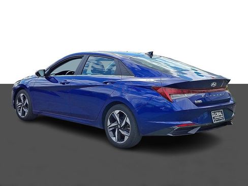 Used 2023 Hyundai Elantra Limited w/ Cargo Package image 5
