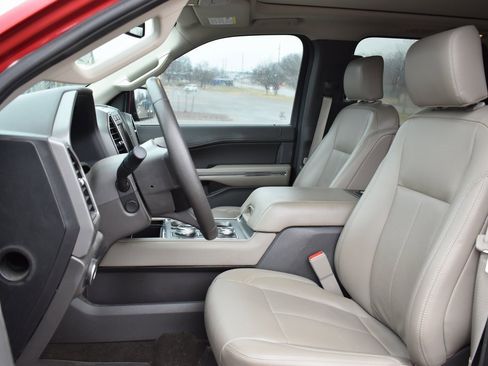 Used 2020 Ford Expedition XLT w/ Equipment Group 202A image 5