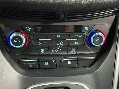Used 2017 Ford C-MAX SE FWD image 19