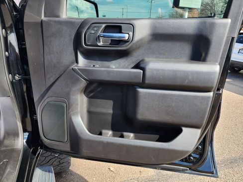 Used 2020 Chevrolet Silverado 1500 Custom w/ Custom Value Package image 9