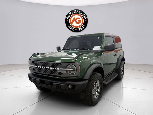Used 2025 Ford Bronco Badlands AWD/4WD image 3