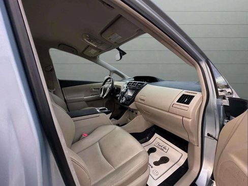 Used 2013 Toyota Prius V Five image 14