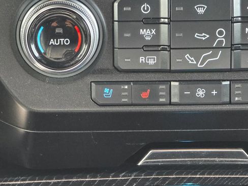 Used 2020 Ford F350 Platinum AWD/4WD image 16