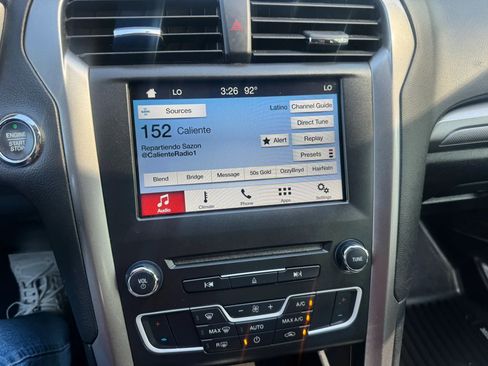 Used 2018 Ford Fusion SE FWD image 33