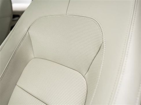 Used 2020 Jaguar I-PACE HSE image 17