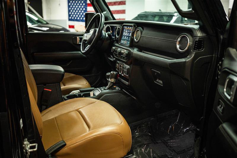 Used 2022 Jeep Wrangler Unlimited Sahara AWD/4WD image 13