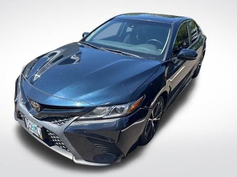 Used 2018 Toyota Camry SE FWD image 4