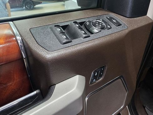 Used 2019 Ford F250 King Ranch w/ King Ranch Ultimate Package AWD/4WD image 15