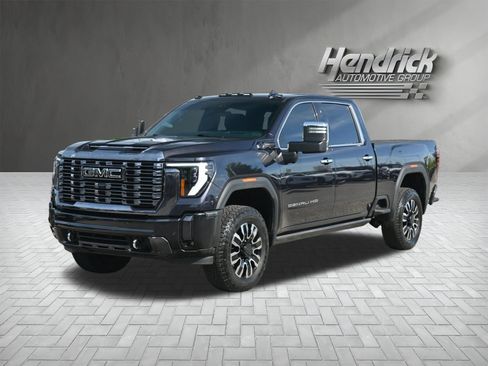 Used 2024 GMC Sierra 2500 Denali Ultimate w/ Max Trailering Package AWD/4WD image 5
