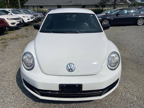 Used 2015 Volkswagen Beetle 1.8T Classic FWD image 2