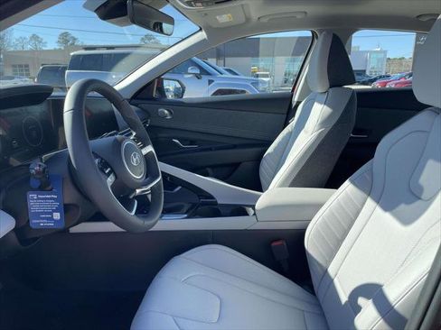 New 2026 Hyundai Elantra Limited FWD image 8
