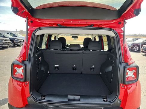 Used 2023 Jeep Renegade Trailhawk image 21