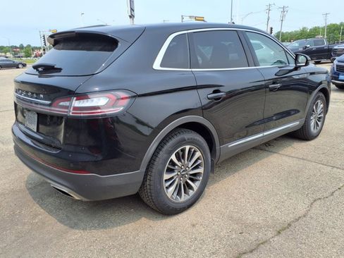 Used 2023 Lincoln Nautilus Reserve image 3