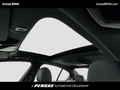 Used 2023 BMW 530i w/ Premium Package RWD image 12
