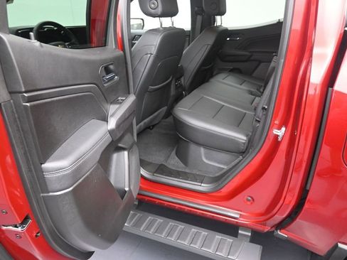 Used 2025 Chevrolet Colorado LT w/ LT Convenience Package RWD image 12