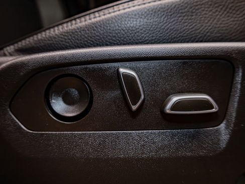 Used 2022 GMC Yukon XL Denali image 26