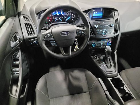 Used 2017 Ford Focus SE FWD image 22