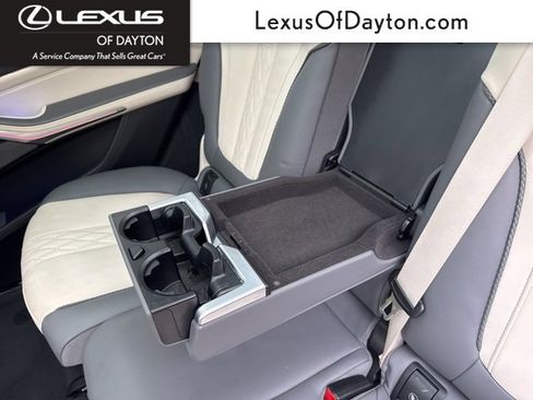 Used 2023 BMW X7 M60i w/ Executive Package image 42