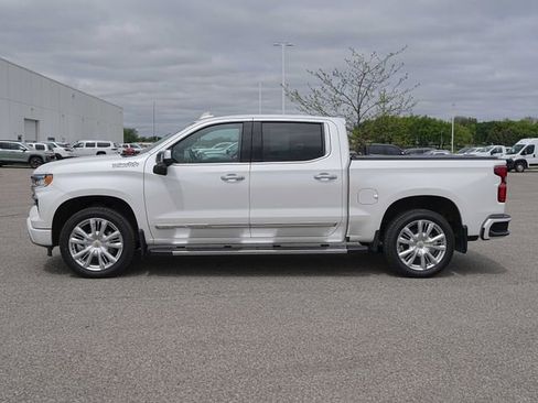 Used 2023 Chevrolet Silverado 1500 High Country w/ High Country Premium Package AWD/4WD image 10