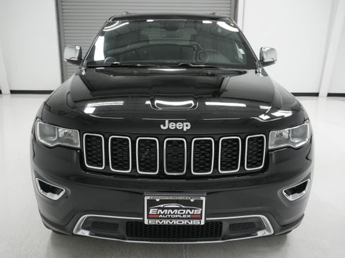 Used 2020 Jeep Grand Cherokee Limited w/ Luxury Group II image 2