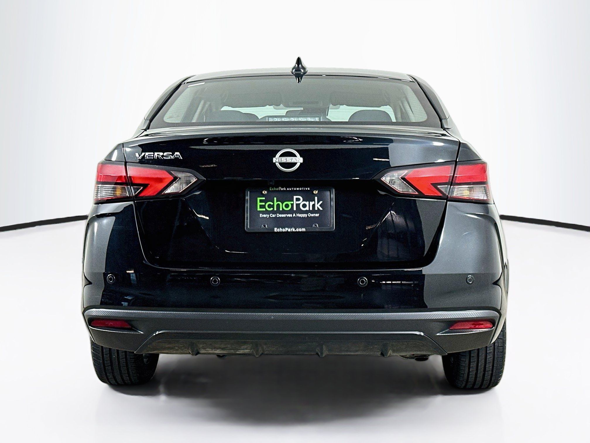 Used 2025 Nissan Versa SV FWD image 7