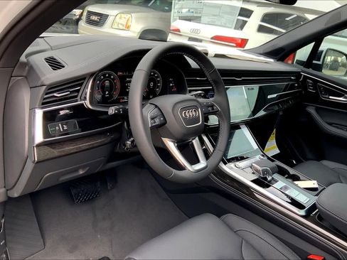 New 2025 Audi Q7 3.0T Prestige image 8