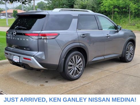 Certified 2024 Nissan Pathfinder SL w/ SL Premium Package AWD/4WD image 3