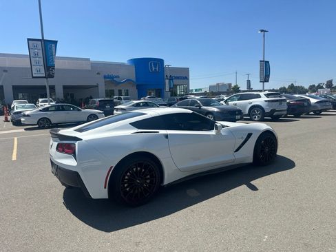 Used 2016 Chevrolet Corvette Stingray Coupe RWD image 3