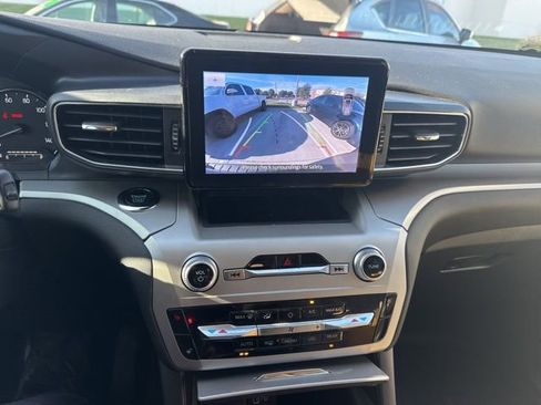 Used 2022 Ford Explorer XLT w/ Equipment Group 202A image 15