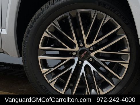 New 2026 GMC Terrain Denali w/ LPO, Floor Liner Package AWD/4WD image 9