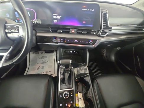 Used 2023 Kia Sportage EX image 11