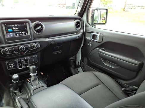 Used 2023 Jeep Gladiator Sport AWD/4WD image 18