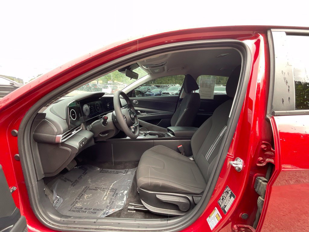 Used 2024 Hyundai Elantra SEL FWD image 9