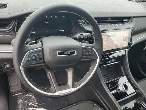 New 2026 Jeep Grand Cherokee L Limited w/ Luxury Tech Group II AWD/4WD image 20