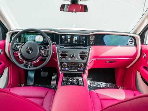 Used 2025 Rolls-Royce Cullinan image 70