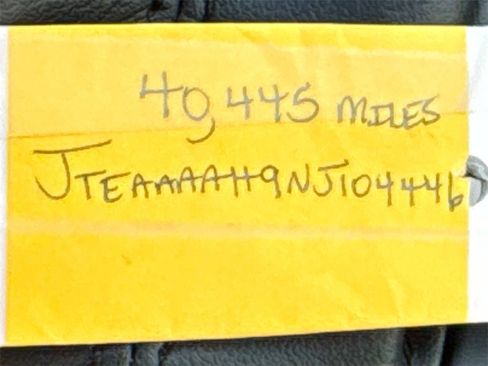 Used 2022 Toyota Venza XLE image 28